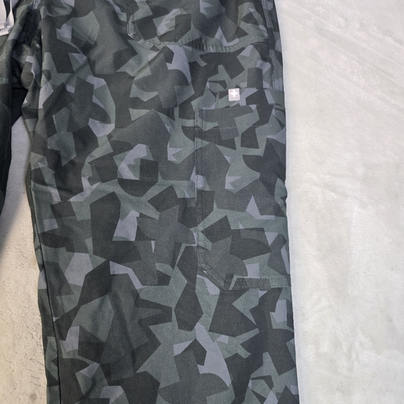 Womens FIGS Yola FREEx Lined Skinny Scrub Pants Bonsai Camo sz Lg - Picture 5 of 12